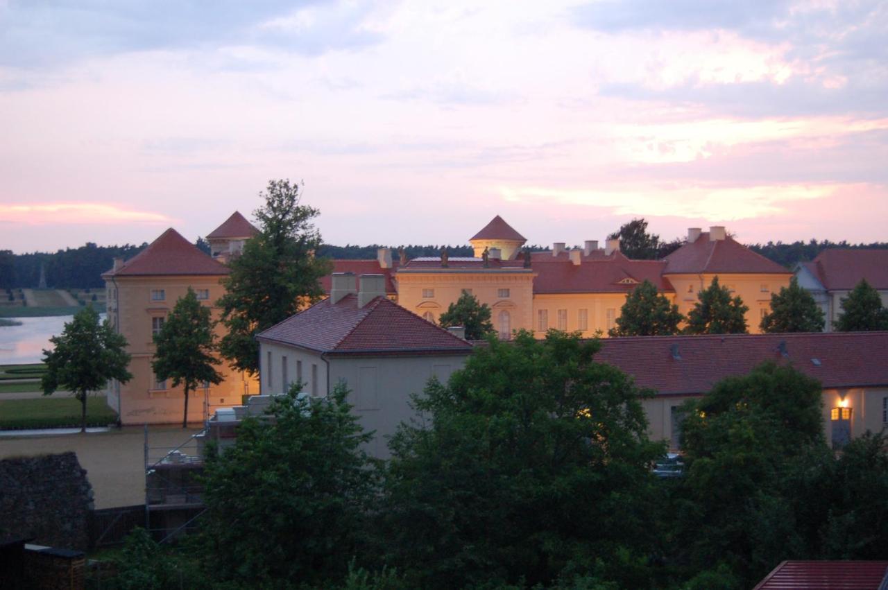 Loggiahaus Am Schloss, 5 Ferienwohnungen, Teils Mit Schloss- Und Seeblick Rheinsberg Exterior foto
