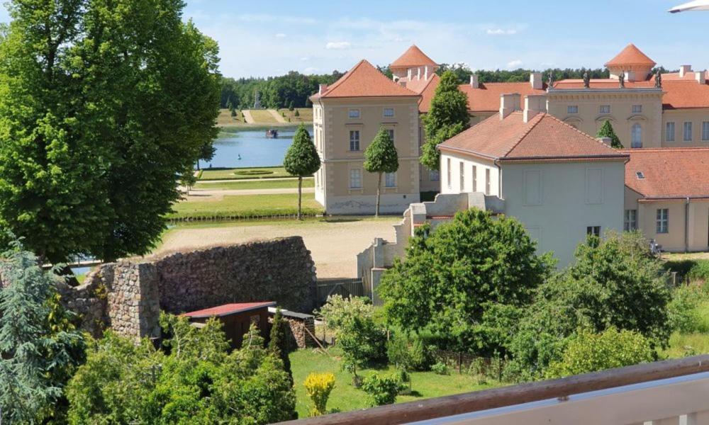 Loggiahaus Am Schloss, 5 Ferienwohnungen, Teils Mit Schloss- Und Seeblick Rheinsberg Exterior foto