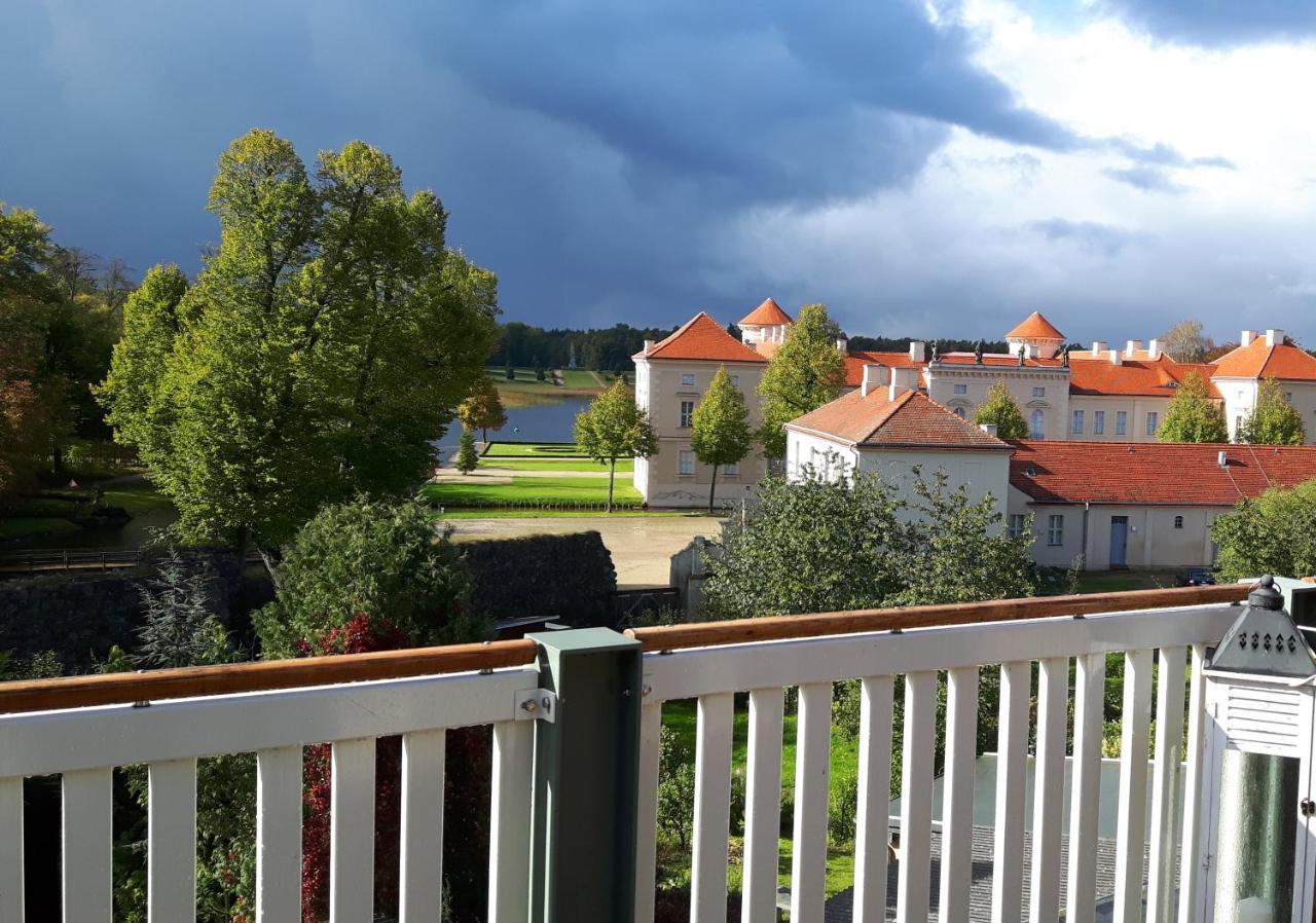 Loggiahaus Am Schloss, 5 Ferienwohnungen, Teils Mit Schloss- Und Seeblick Rheinsberg Exterior foto