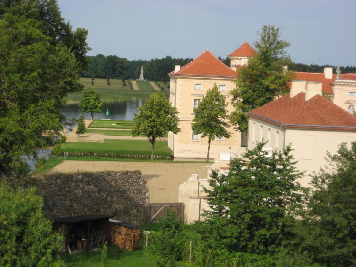 Loggiahaus Am Schloss, 5 Ferienwohnungen, Teils Mit Schloss- Und Seeblick Rheinsberg Exterior foto